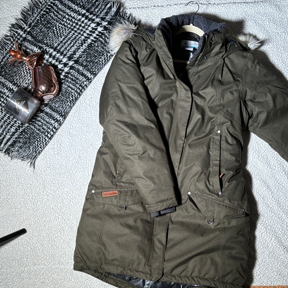 Women's Olive Ski & Snow Jacket with Faux Fur Hood